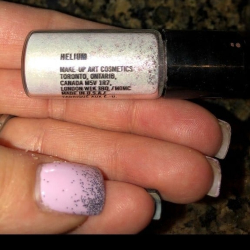 MAC COSMETICS PIGMENT VIAL Helium RARE - Picture 2 of 2